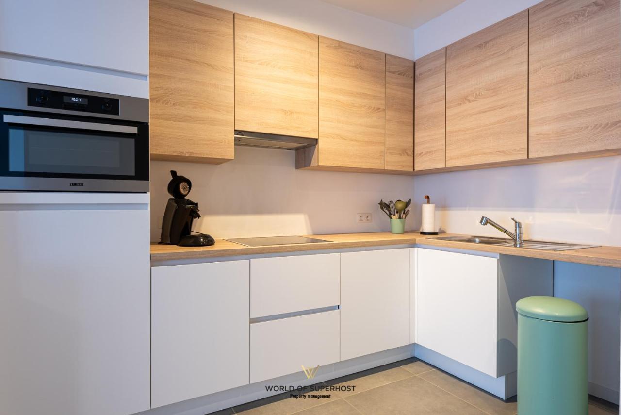 Spacious Apartment Closeby The Sea Up To 6 People! Oostende Buitenkant foto